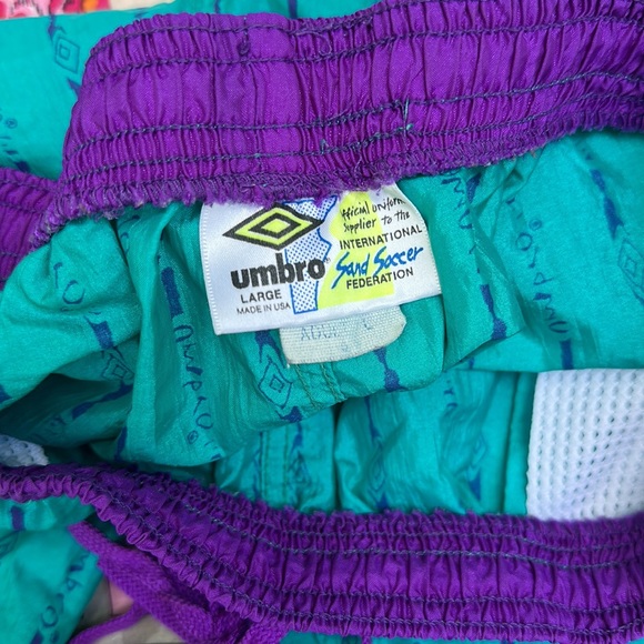 Vintage 90’s Umbro Sand Soccer Shorts-Size Large - Picture 6 of 10